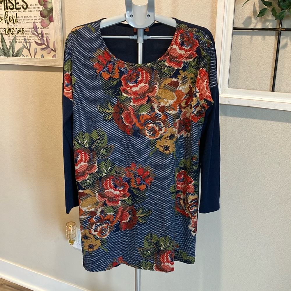 Made in Turkey Isle multiple colors mini dress PTP 26 length 34 drop shoulder